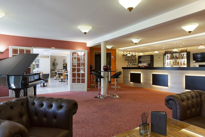 Imagen de los interiores del Hotel H&ocirc;tel Altina. Foto 18