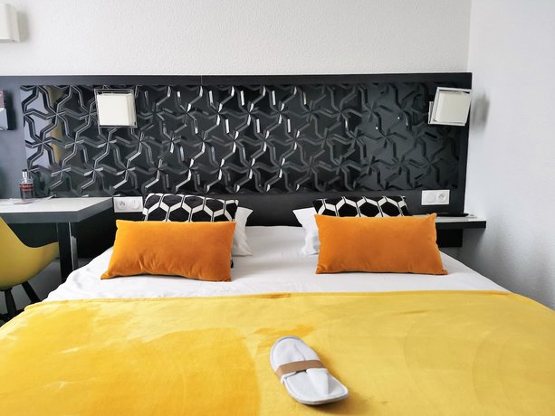 Imagen de la habitación del Hotel H&ocirc;tel Ambassadeur. Foto 4