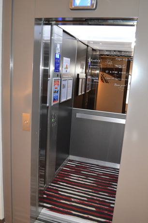 Imagen de los interiores del Hotel H&ocirc;tel Ambassadeur. Foto 18
