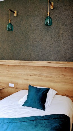 Imagen de la habitación del Hotel H&ocirc;tel Ambassadeur. Foto 15