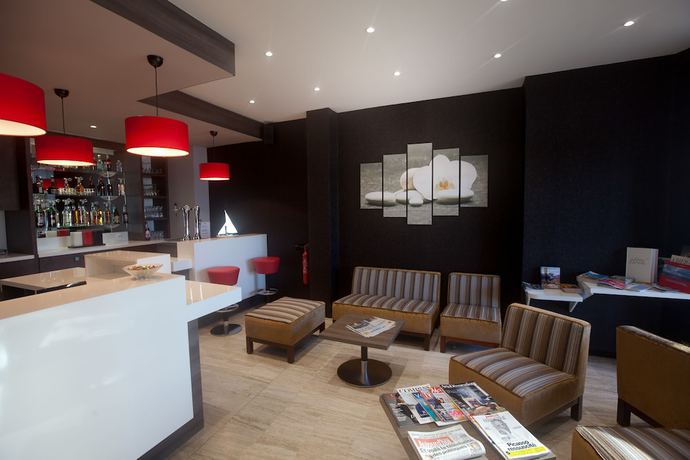 Imagen de los interiores del Hotel H&ocirc;tel Ambassadeur. Foto 19