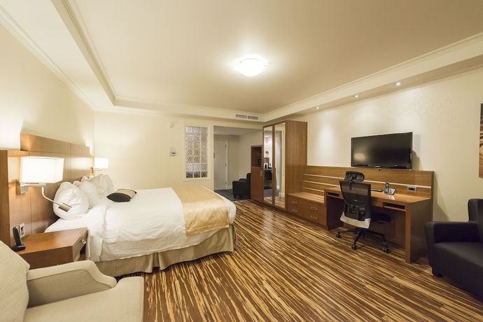 Imagen de la habitación del Hotel H&ocirc;tel And Suites Le Dauphin Drummondville. Foto 14