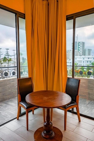 Imagen de la habitación del Hotel H&ocirc;tel Arabesque. Foto 2