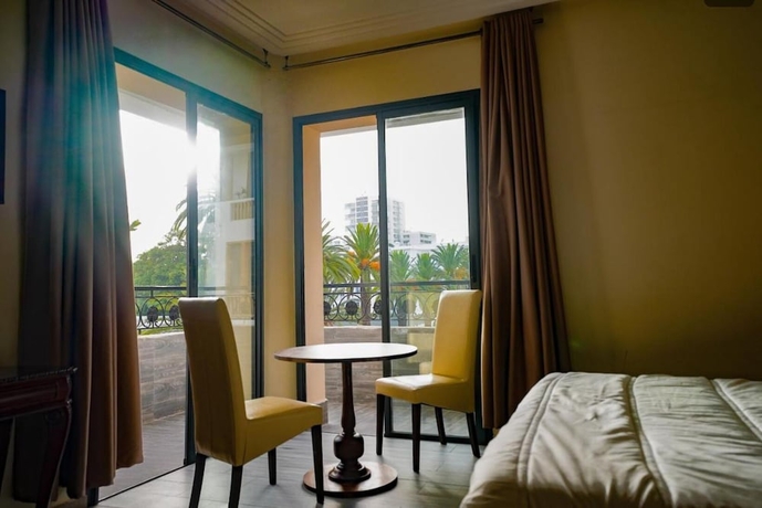 Imagen de la habitación del Hotel H&ocirc;tel Arabesque. Foto 7