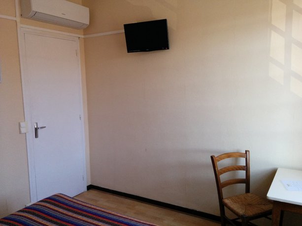 Imagen de la habitación del Hotel H&ocirc;tel Araur. Foto 2