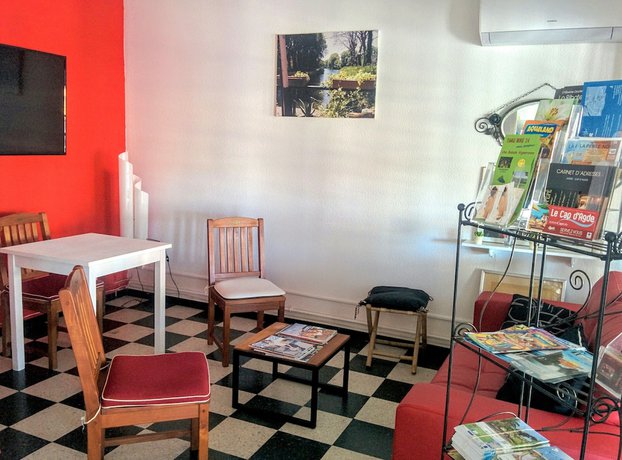Imagen de los interiores del Hotel H&ocirc;tel Araur. Foto 20