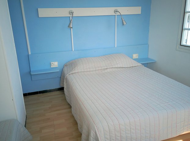 Imagen de la habitación del Hotel H&ocirc;tel Araur. Foto 10