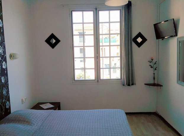 Imagen de la habitación del Hotel H&ocirc;tel Araur. Foto 14