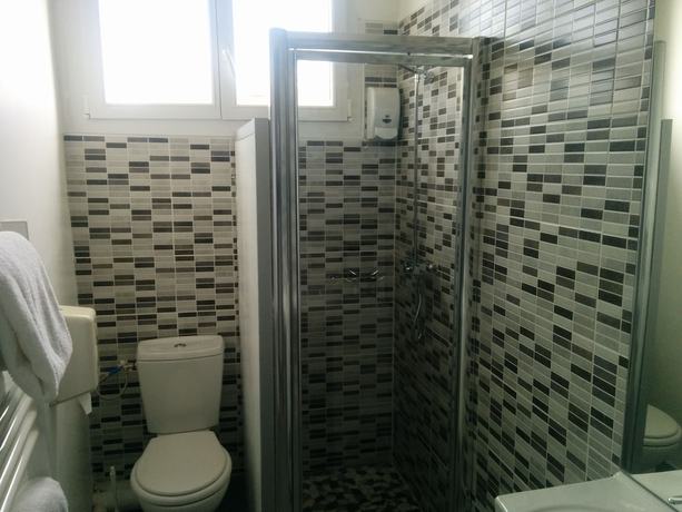 Imagen de la habitación del Hotel H&ocirc;tel Araur. Foto 15