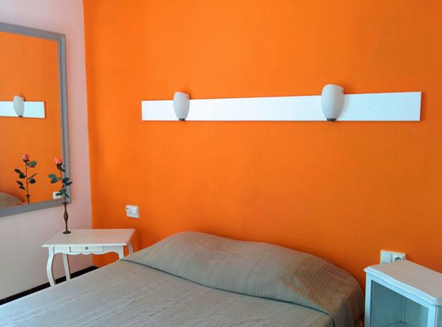 Imagen de la habitación del Hotel H&ocirc;tel Araur. Foto 19