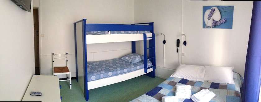 Imagen de la habitación del Hotel H&ocirc;tel Au Val&eacute;ry. Foto 14