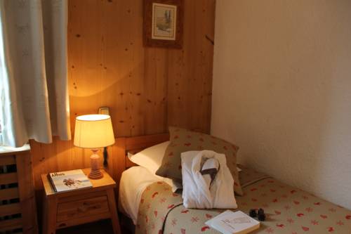 Imagen de la habitación del Hotel H&ocirc;tel Auberge Saint Hubert. Foto 3