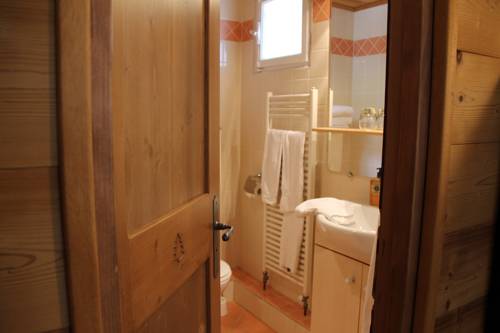 Imagen de la habitación del Hotel H&ocirc;tel Auberge Saint Hubert. Foto 5