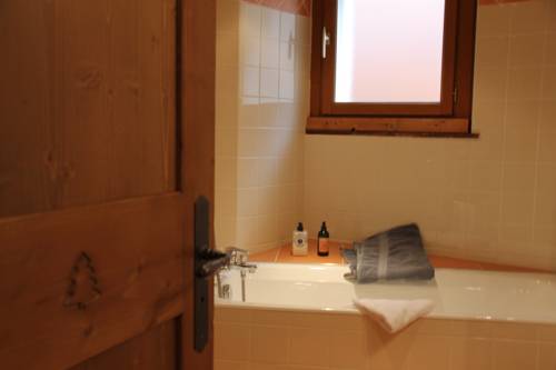 Imagen de la habitación del Hotel H&ocirc;tel Auberge Saint Hubert. Foto 7