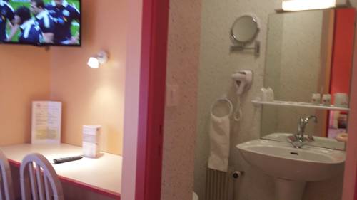 Imagen de la habitación del Hotel H&ocirc;tel Aux Cerisiers. Foto 8