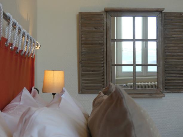 Imagen de la habitación del Hotel H&ocirc;tel Aux Tamaris - Vue Mer. Foto 2