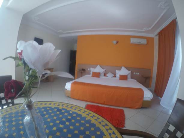 Imagen de la habitación del Hotel H&ocirc;tel Aymen. Foto 11