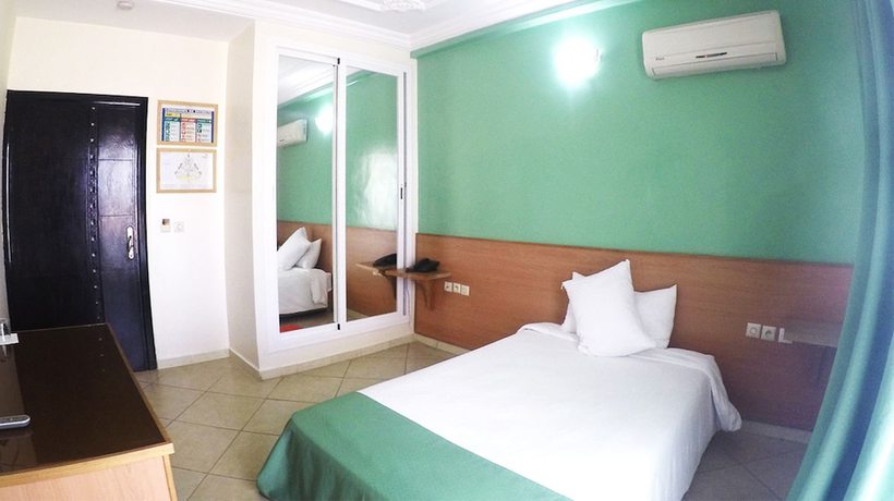 Imagen de la habitación del Hotel H&ocirc;tel Aymen. Foto 15