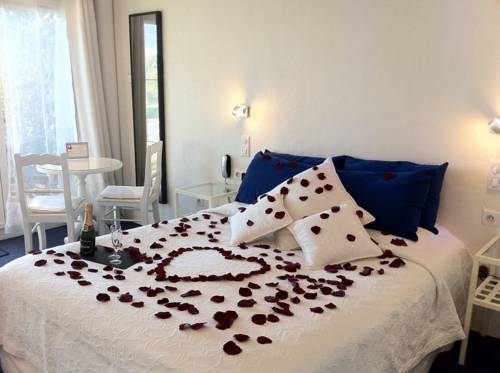 Imagen general del Hotel H&ocirc;tel Azur Bord De Mer. Foto 8