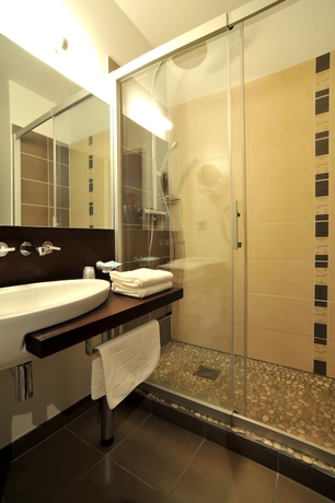 Imagen de la habitación del Hotel H&ocirc;tel Balladins Villefranche-de-rouergue. Foto 10
