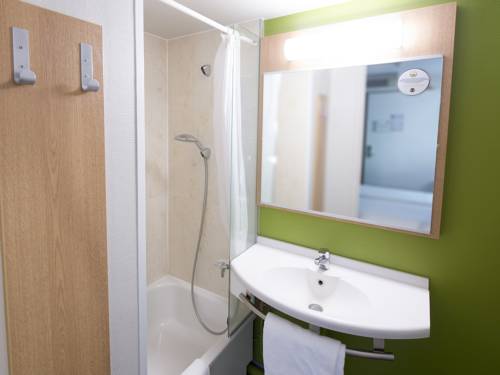 Imagen de la habitación del Hotel Hôtel B&b Clermont-ferrand Le Brézet Aéroport. Foto 7