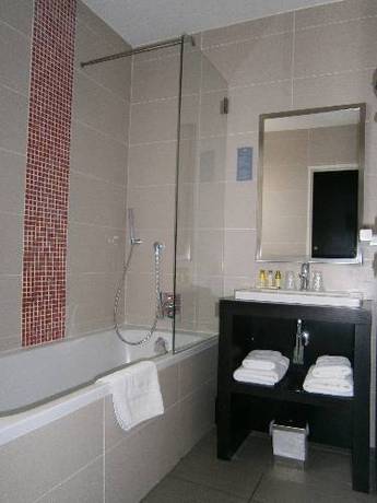 Imagen de la habitación del Hotel H&ocirc;tel Baptistin. Foto 3