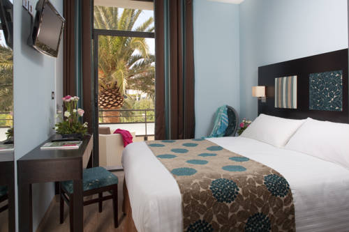 Imagen de la habitación del Hotel H&ocirc;tel Baptistin. Foto 12