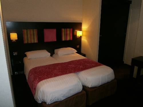 Imagen de la habitación del Hotel H&ocirc;tel Baptistin. Foto 15