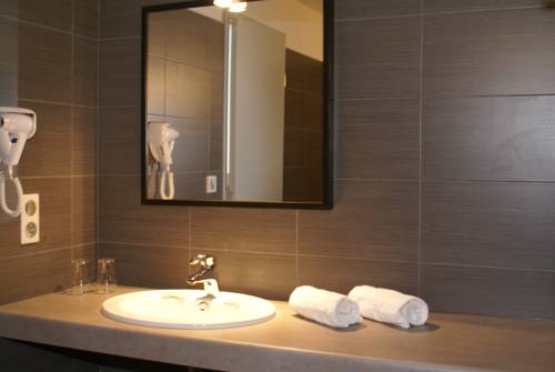 Imagen de la habitación del Hotel Hôtel Bar Le Globe. Foto 6