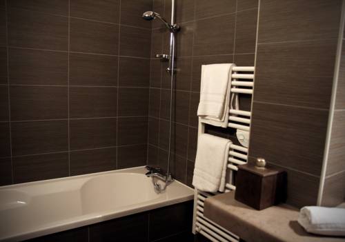 Imagen de la habitación del Hotel Hôtel Bar Le Globe. Foto 15