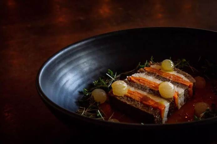 Imagen del bar/restaurante del Hotel Hôtel Barracuda And Spa, Centre Port, Pieds Dans L'eau, Vue Mer. Foto 4