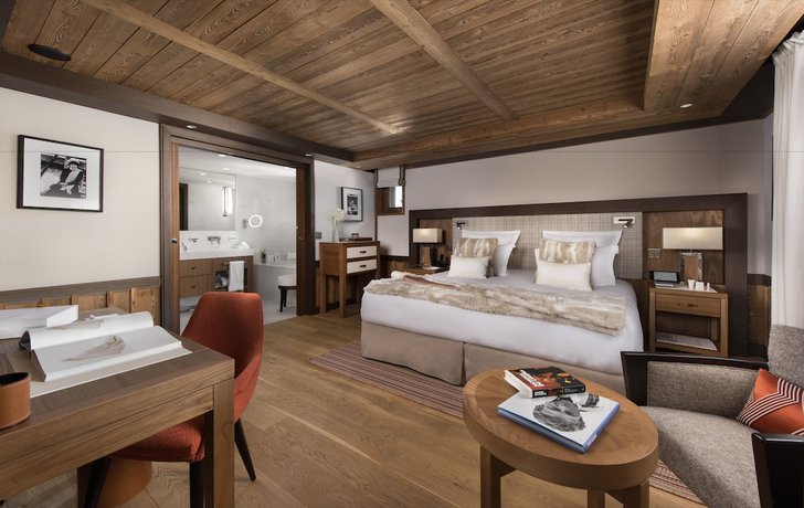 Imagen de la habitación del Hotel H&ocirc;tel Barri&egrave;re Les Neiges Courchevel. Foto 7