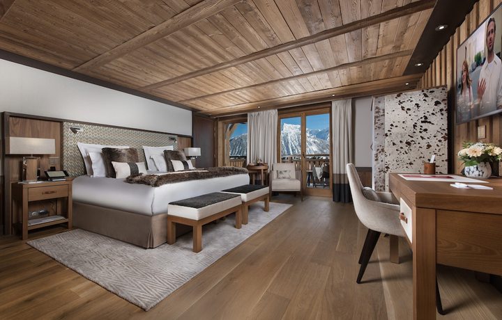 Imagen de la habitación del Hotel H&ocirc;tel Barri&egrave;re Les Neiges Courchevel. Foto 15