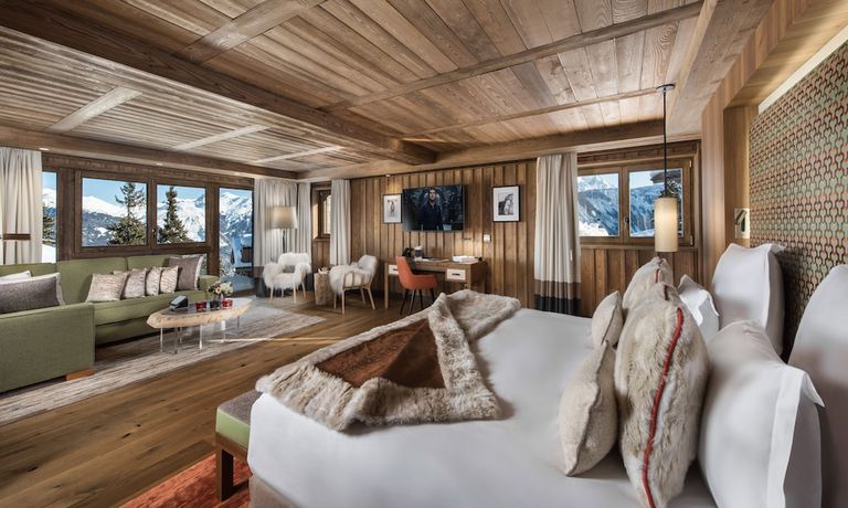 Imagen de la habitación del Hotel H&ocirc;tel Barri&egrave;re Les Neiges Courchevel. Foto 16