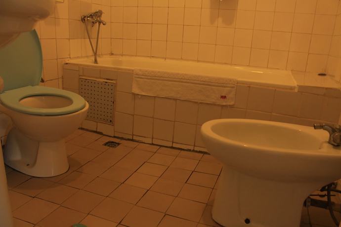 Imagen de la habitación del Hotel H&ocirc;tel Beau Rivage, Deido. Foto 8