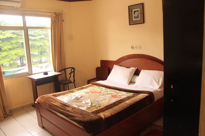 Imagen de la habitación del Hotel H&ocirc;tel Beau Rivage, Deido. Foto 11