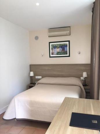 Imagen de la habitación del Hotel H&ocirc;tel Beau Rivage, LE LAVANDOU. Foto 4