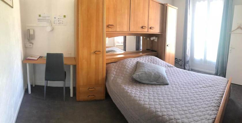 Imagen de la habitación del Hotel H&ocirc;tel Beaus&eacute;jour, Annot. Foto 5