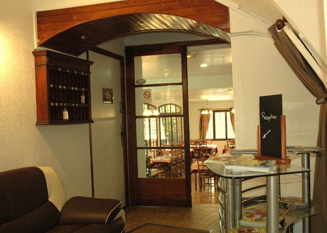 Imagen de los interiores del Hotel H&ocirc;tel Beaus&eacute;jour, Annot. Foto 19