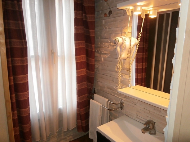 Imagen de la habitación del Hotel H&ocirc;tel Beaus&eacute;jour, Rouen. Foto 17