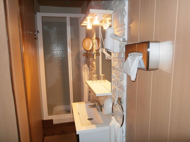 Imagen de la habitación del Hotel H&ocirc;tel Beaus&eacute;jour, Rouen. Foto 18