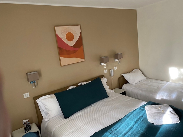 Imagen de la habitación del Hotel H&ocirc;tel Beausoleil. Foto 2
