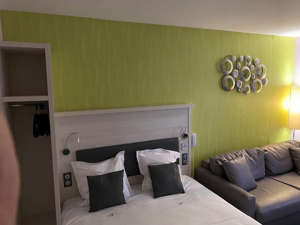 Imagen de la habitación del Hotel H&ocirc;tel Beausoleil. Foto 6