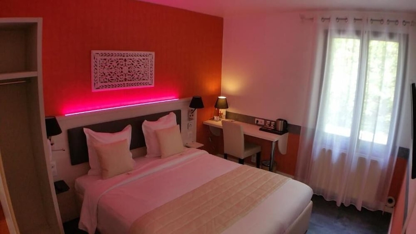 Imagen de la habitación del Hotel H&ocirc;tel Beausoleil. Foto 12