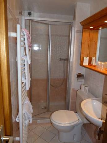 Imagen de la habitación del Hotel H&ocirc;tel Belalp. Foto 3