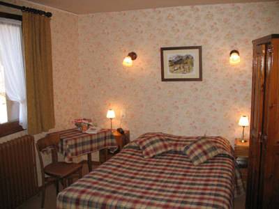 Imagen de la habitación del Hotel H&ocirc;tel Bellachat. Foto 2