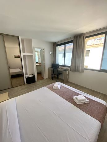 Imagen de la habitación del Hotel H&ocirc;tel Belv&eacute;d&egrave;re, Calvi. Foto 12