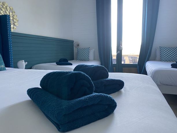 Imagen de la habitación del Hotel H&ocirc;tel Bien-Etre Aux Cypr&egrave;s de Marquay. Foto 10