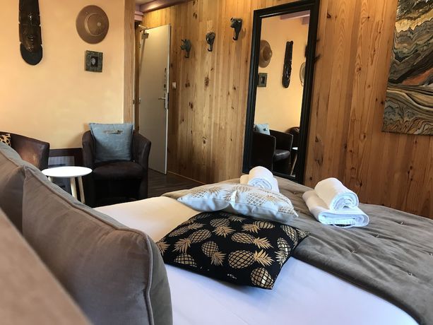 Imagen de la habitación del Hotel H&ocirc;tel Bien-Etre Aux Cypr&egrave;s de Marquay. Foto 13