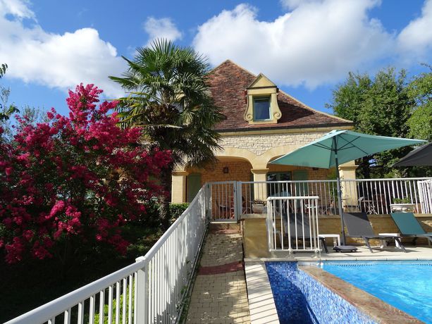 Imagen de la piscina del Hotel Hôtel Bon Encontre, Sarlat-la-Canéda. Foto 20